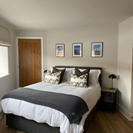 סליסבורי New Modern Studio Apartment Near To City Centre מראה חיצוני תמונה